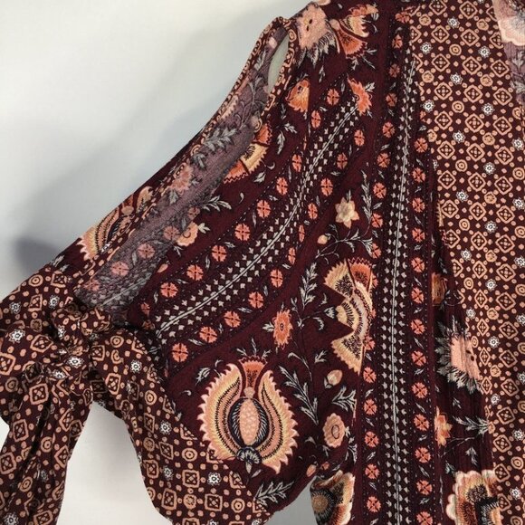 BAND OF GYPSIES Cold Shoulder Floral Dress - Picture 2 of 10